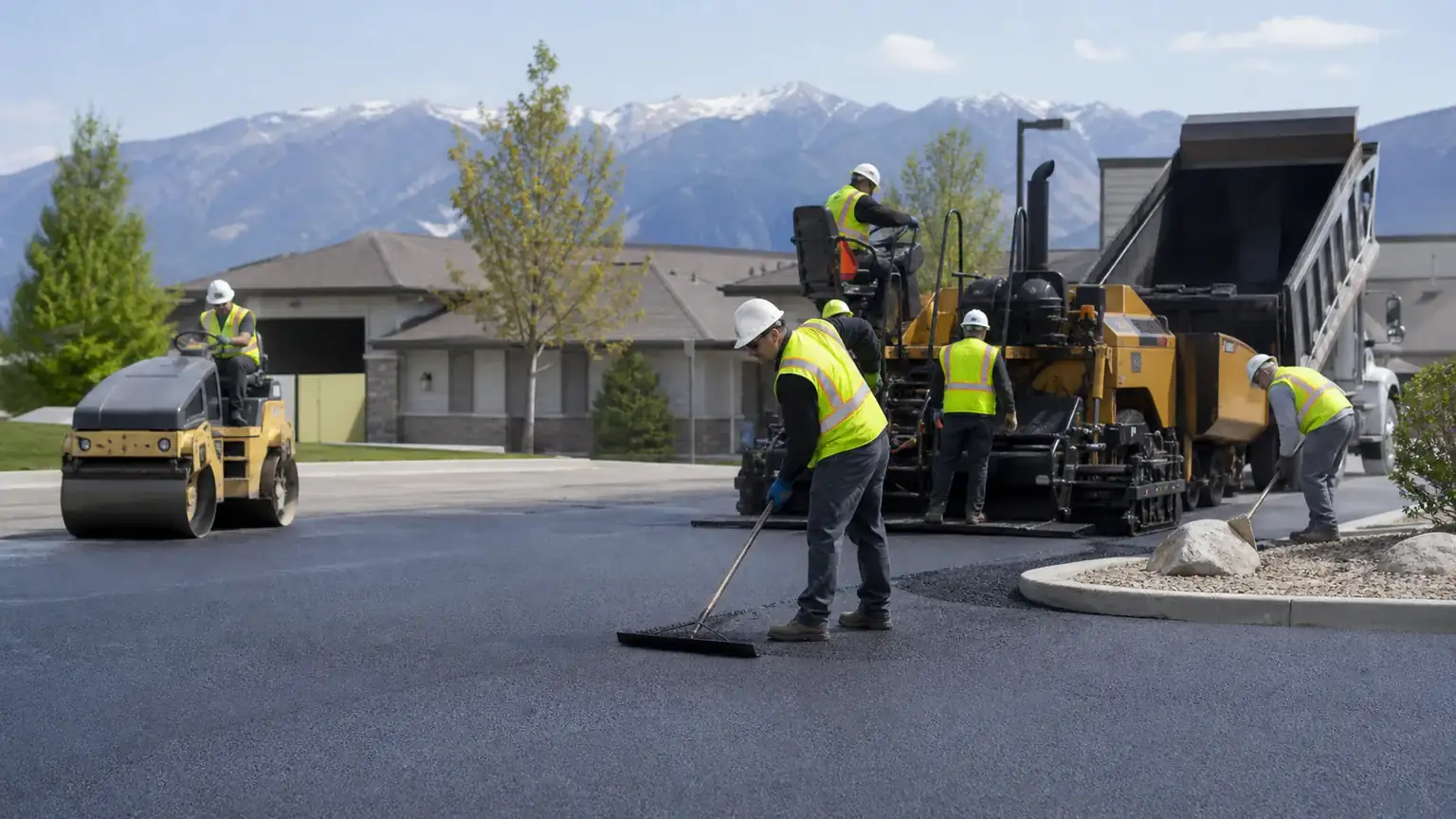 Residential Asphalt Paving crew working in a controlled Bluffdale, Utah pavement area